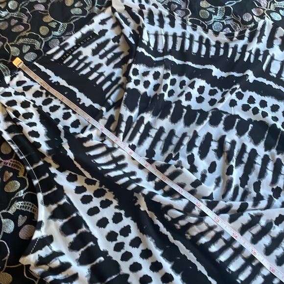 Ivanka Trump Tank Top black and white pattern. - Picture 9 of 10